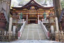 サクッと秩父旅★関東屈指のパワースポット『三峯神社』×地元野菜ビュッフェ付!「チキングリルと深谷ねぎづくし」ランチに長瀞散策♪