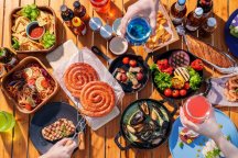 【博多発着】真夏の夜空でBBQ!よちよちペンギンに会いに行こう♪日本三大夜景と贅沢爆食&癒されツアー