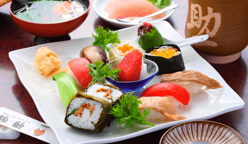 【博多発着】旬な食材を使った色鮮やかな日田名物の「日たん寿司」と日本の音風景100選に選ばれた「小鹿田焼の里」